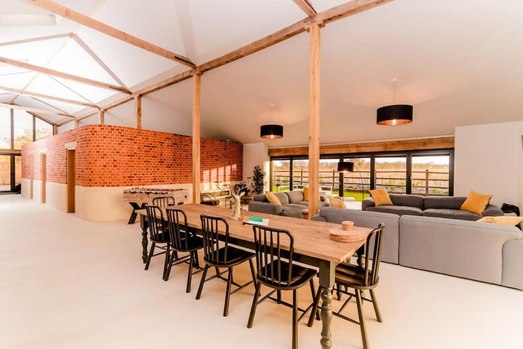 Beautiful Barn Conversion Close To The Broads Dilham Esterno foto